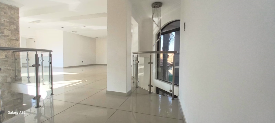 5 Bedroom Property for Sale in Birdwood Estate North West